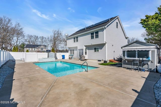 900 Gerald Drive, Toms River, NJ 08753