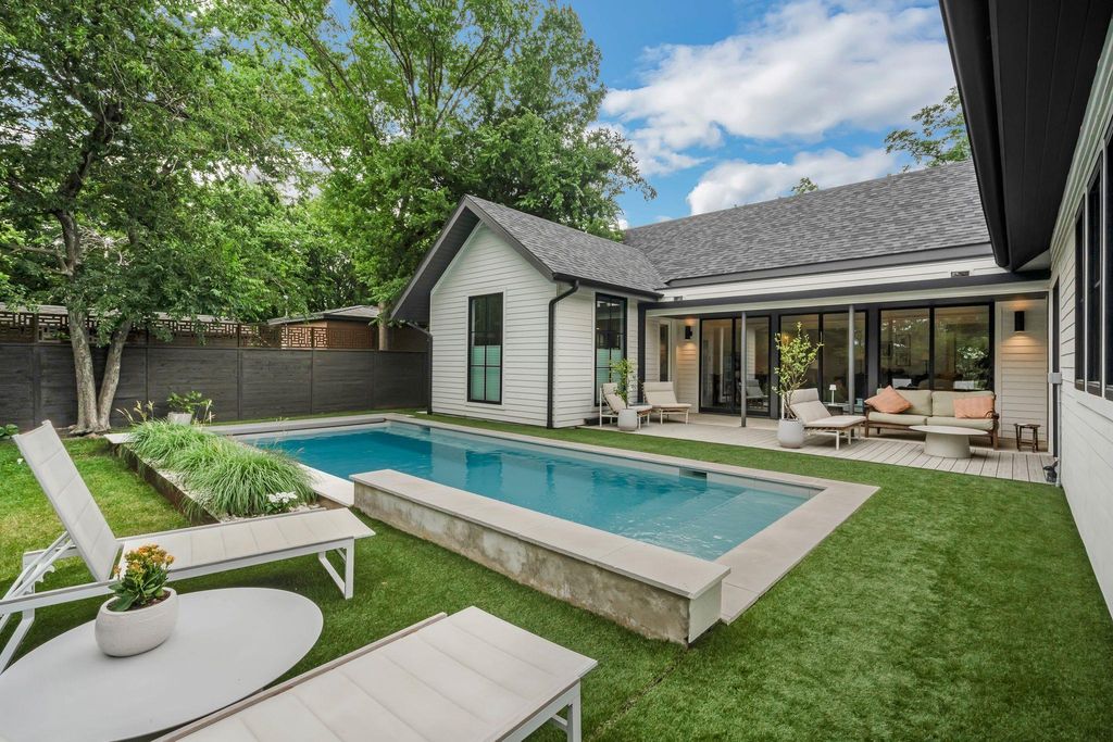 6202 Nasco DR, Austin, TX 78757