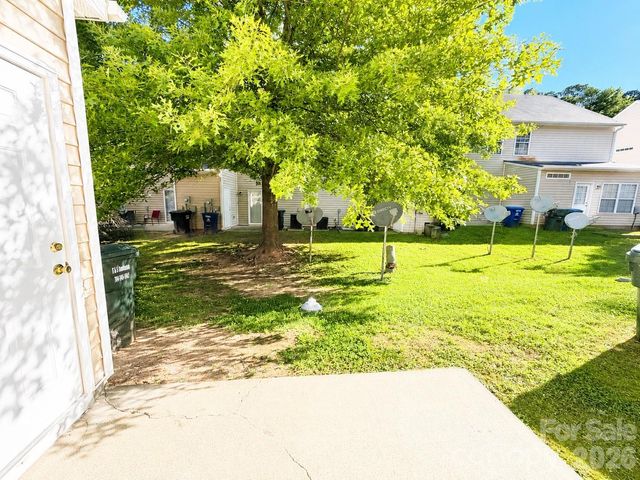 8611 Wandering Creek Way, Charlotte, NC 28227