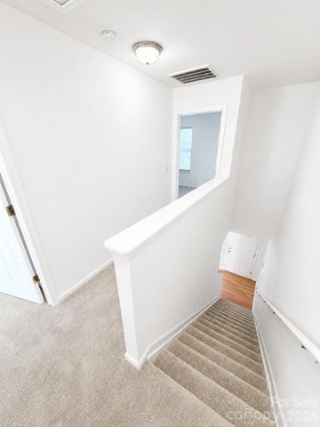 8611 Wandering Creek Way, Charlotte, NC 28227