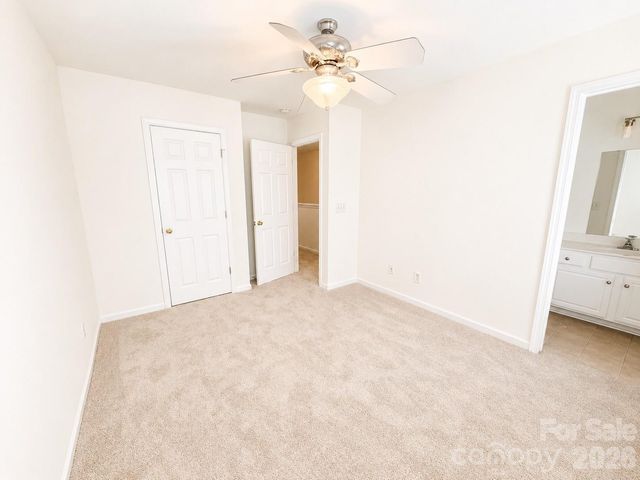 8611 Wandering Creek Way, Charlotte, NC 28227