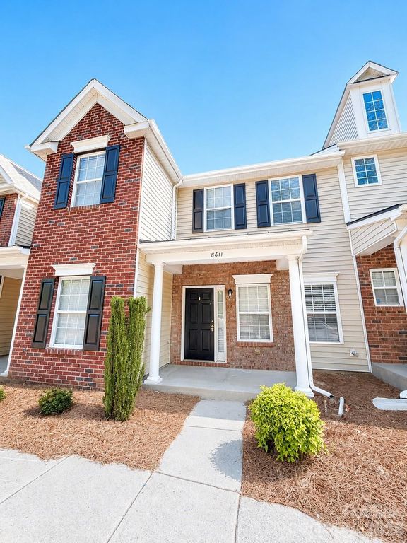 8611 Wandering Creek Way, Charlotte, NC 28227