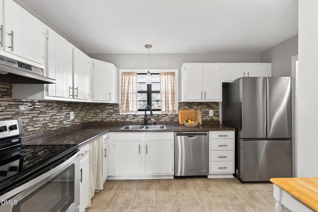 18 Willow Bridge Drive, Durham, NC 27707