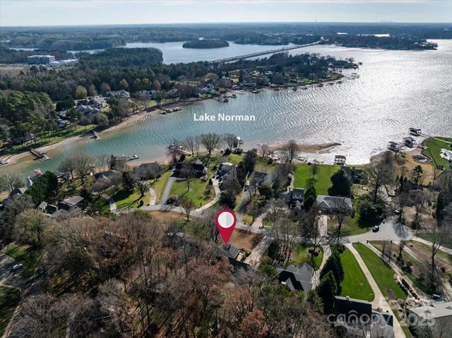 192 Castaway Trail, Mooresville, NC 28117