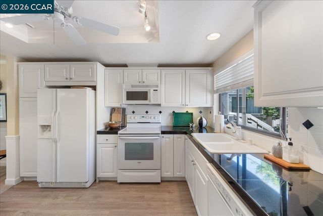 2633 Saklan Indian Dr 3, Walnut Creek, CA 94595