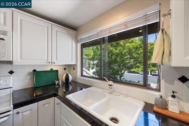 2633 Saklan Indian Dr 3, Walnut Creek, CA 94595