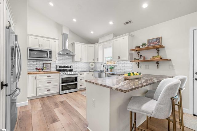 1 Berry Tree Court, Greer, SC 29651