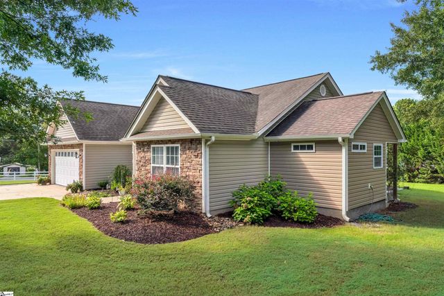 1 Berry Tree Court, Greer, SC 29651