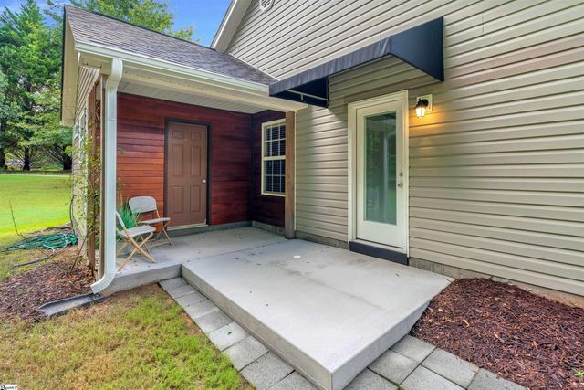 1 Berry Tree Court, Greer, SC 29651