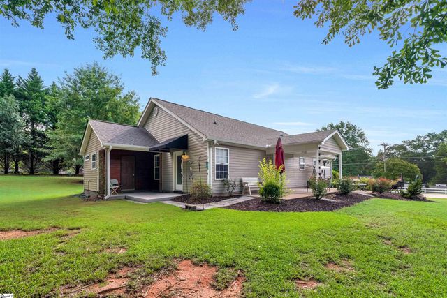 1 Berry Tree Court, Greer, SC 29651