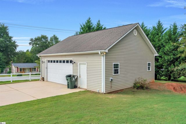 1 Berry Tree Court, Greer, SC 29651