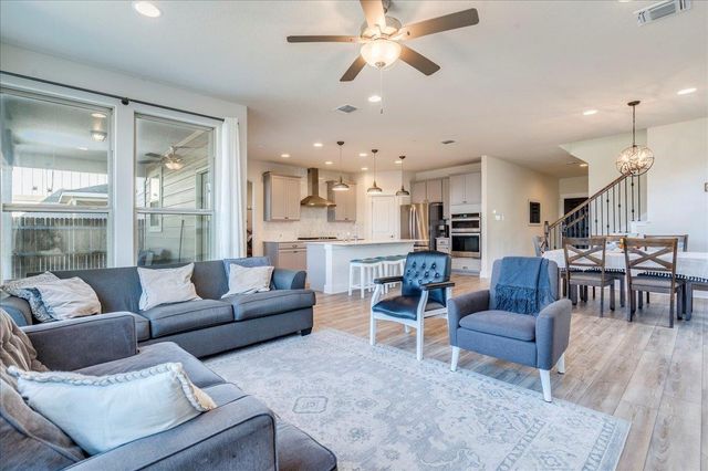 203 Zuma DR, Liberty Hill, TX 78642