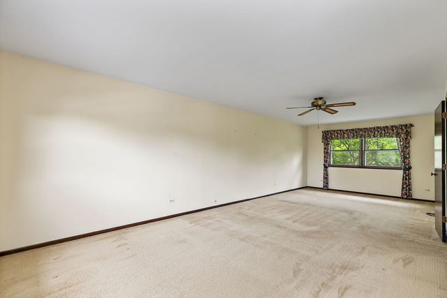 1105 Beach Comber Drive, Schaumburg, IL 60193