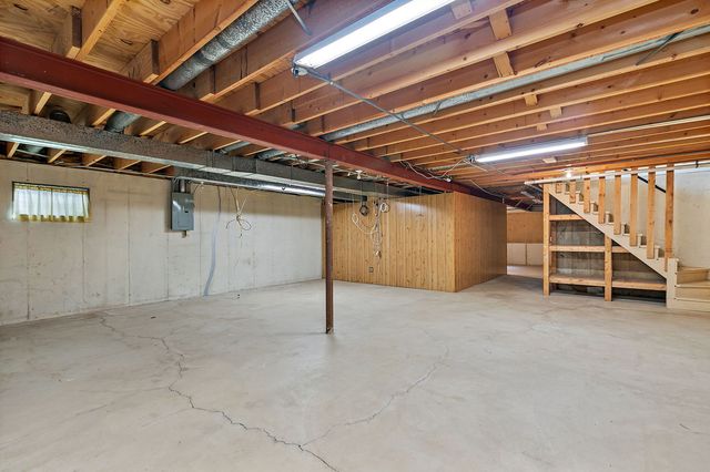 1105 Beach Comber Drive, Schaumburg, IL 60193