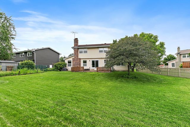 1105 Beach Comber Drive, Schaumburg, IL 60193