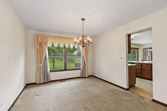 1105 Beach Comber Drive, Schaumburg, IL 60193