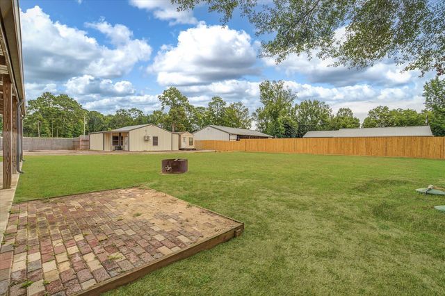 22546 Highway 321, Cleveland, TX 77327