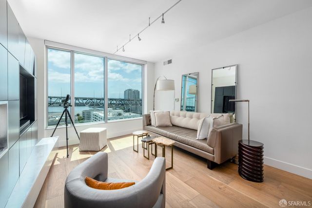 338 Spear Street 18E, San Francisco, CA 94105