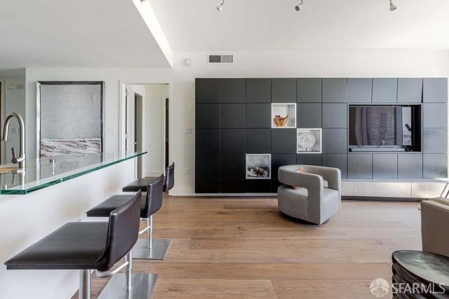 338 Spear Street 18E, San Francisco, CA 94105