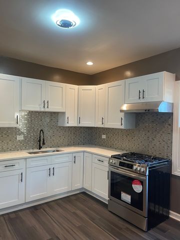 435 N Leclaire Avenue, Chicago, IL 60644