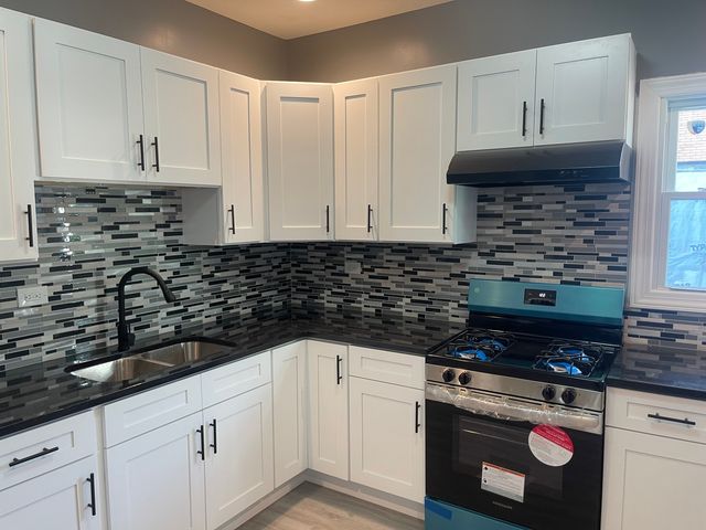 435 N Leclaire Avenue, Chicago, IL 60644