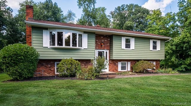 8 W Caroline Drive W, Wappingers Falls, NY 12590