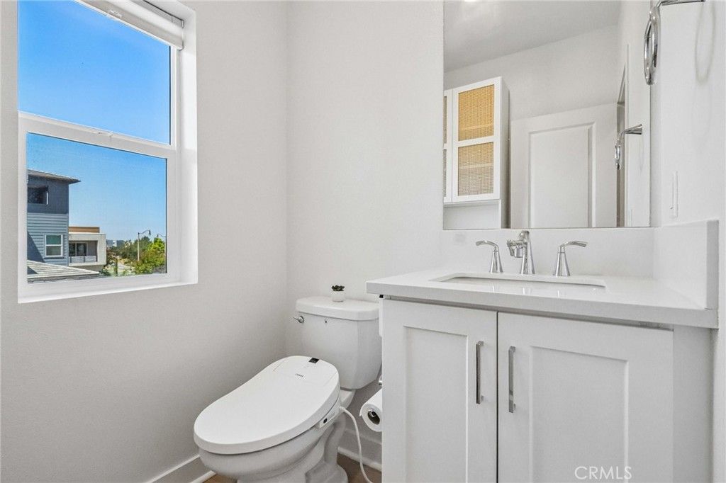 Image 20 of property listing at 275 Sash, Irvine, CA 92618