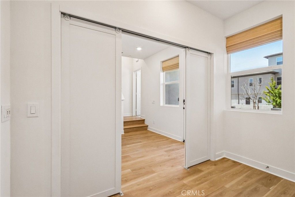 Image 22 of property listing at 275 Sash, Irvine, CA 92618