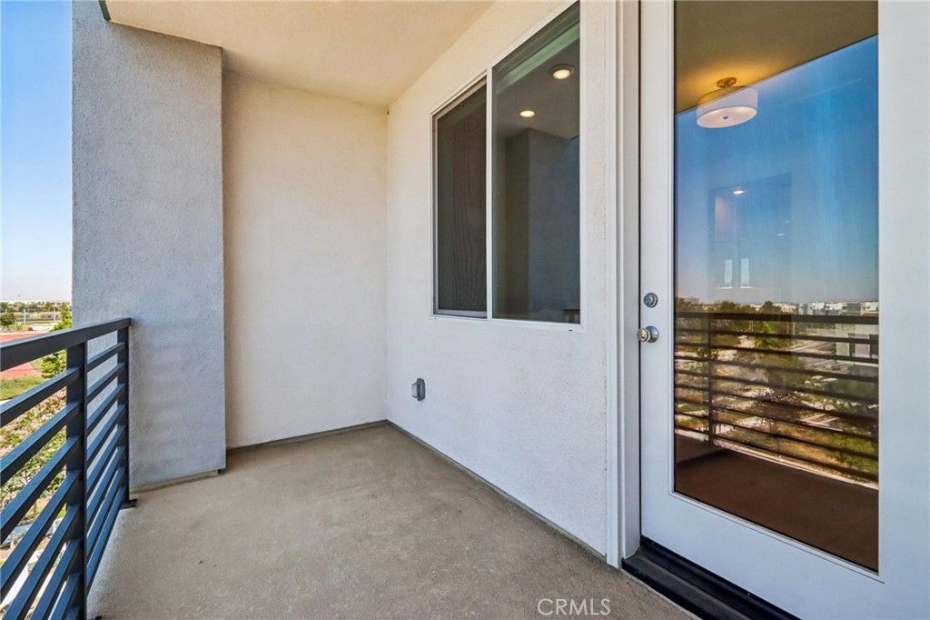 Image 24 of property listing at 275 Sash, Irvine, CA 92618