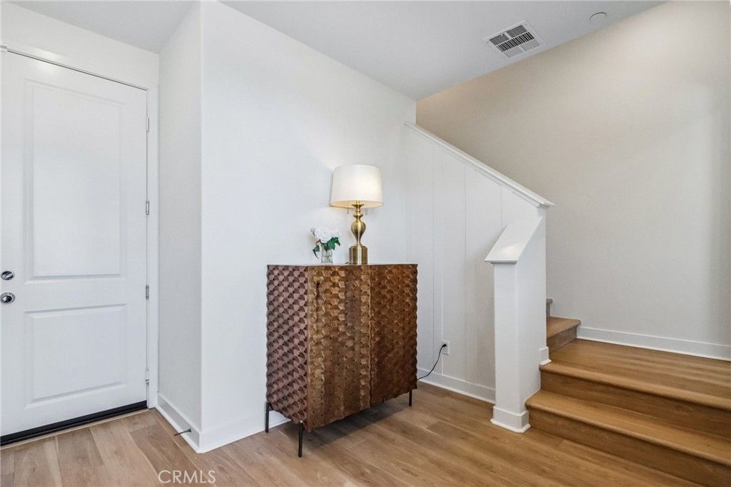Image 28 of property listing at 275 Sash, Irvine, CA 92618