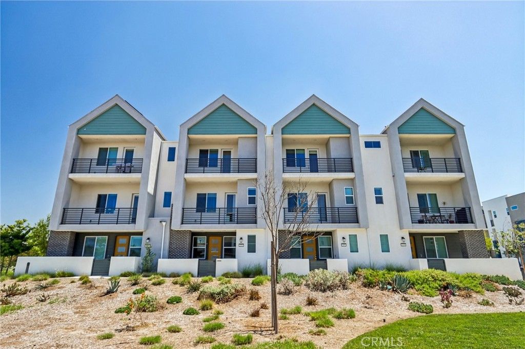 Image 34 of property listing at 275 Sash, Irvine, CA 92618