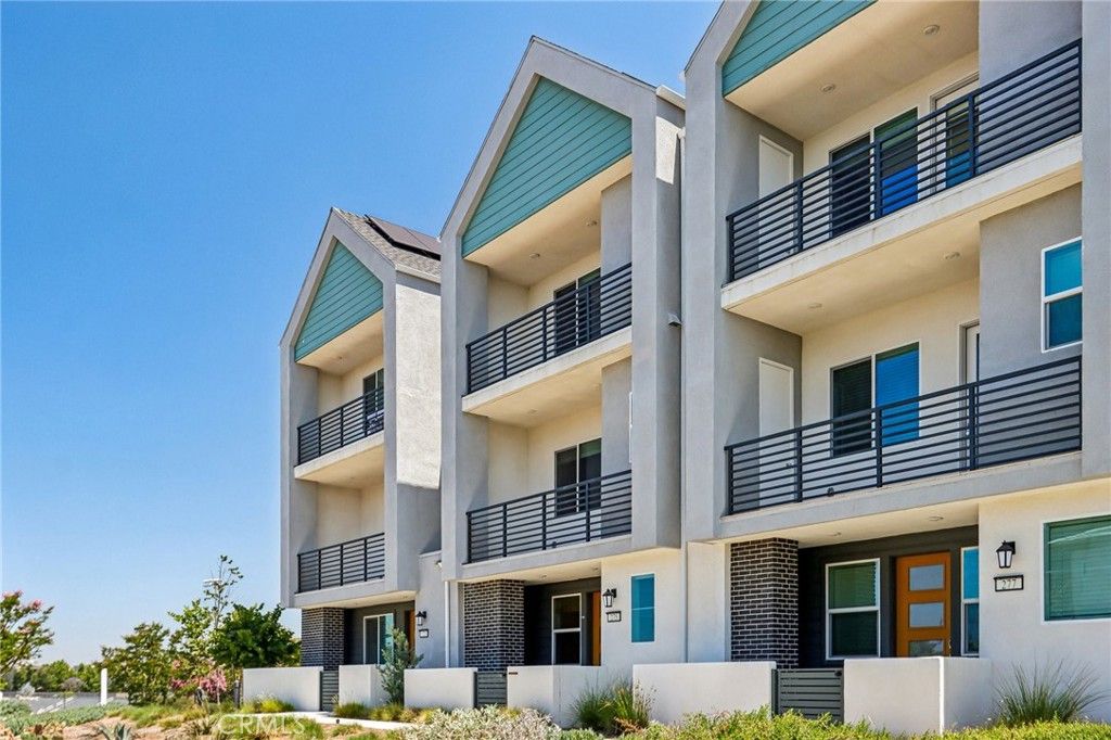 Image 35 of property listing at 275 Sash, Irvine, CA 92618