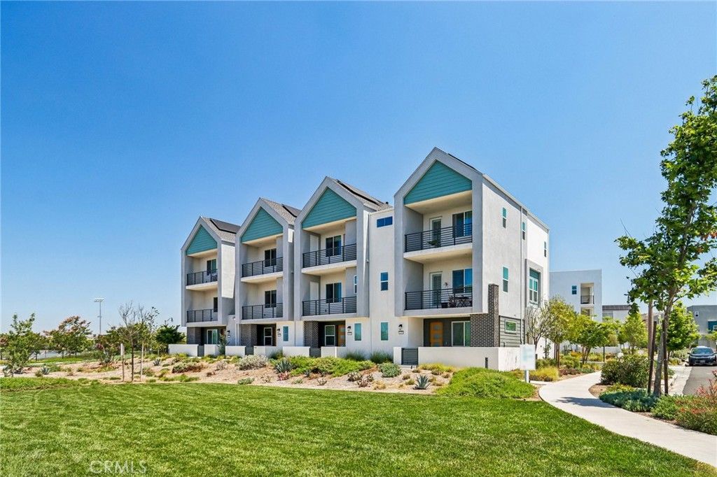 Image 36 of property listing at 275 Sash, Irvine, CA 92618