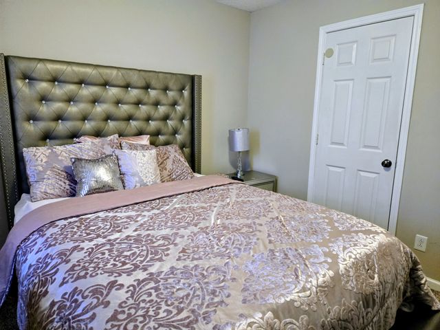 3989 Castle Bar, Clarksville, TN 37040