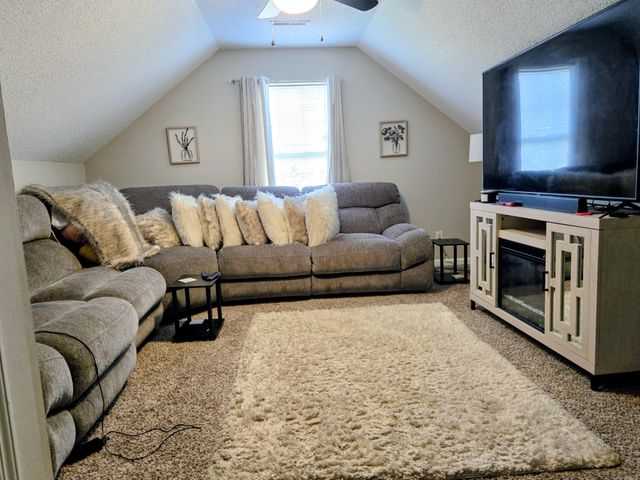 3989 Castle Bar, Clarksville, TN 37040