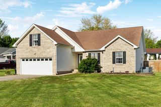 3989 Castle Bar, Clarksville, TN 37040