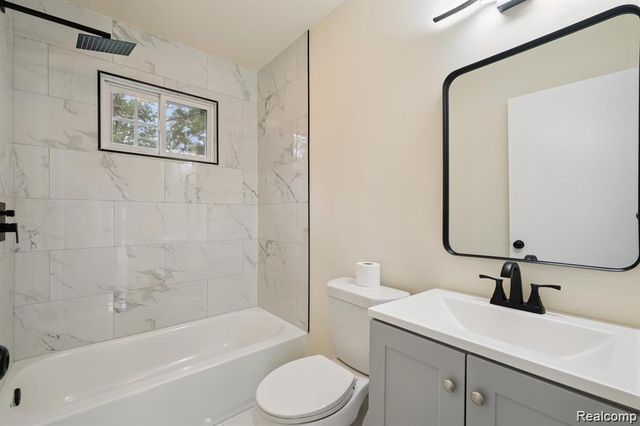 15876 Burt Road, Detroit, MI 48223