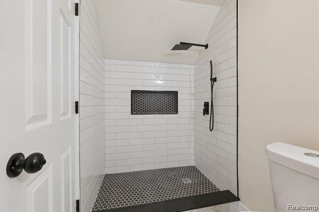 15876 Burt Road, Detroit, MI 48223