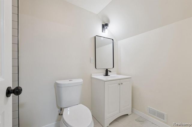 15876 Burt Road, Detroit, MI 48223