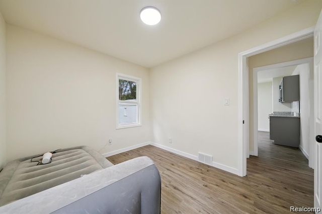 15876 Burt Road, Detroit, MI 48223