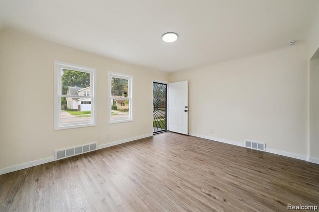 15876 Burt Road, Detroit, MI 48223