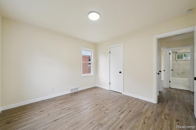 15876 Burt Road, Detroit, MI 48223