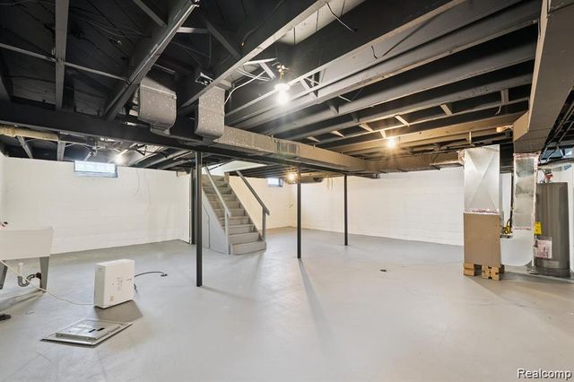 15876 Burt Road, Detroit, MI 48223