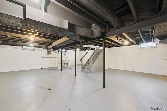 15876 Burt Road, Detroit, MI 48223