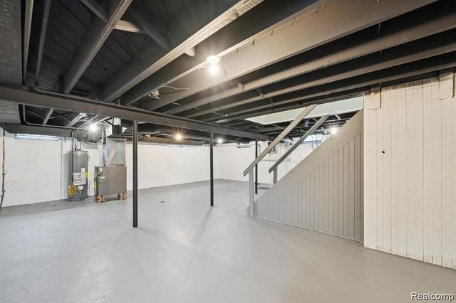 15876 Burt Road, Detroit, MI 48223