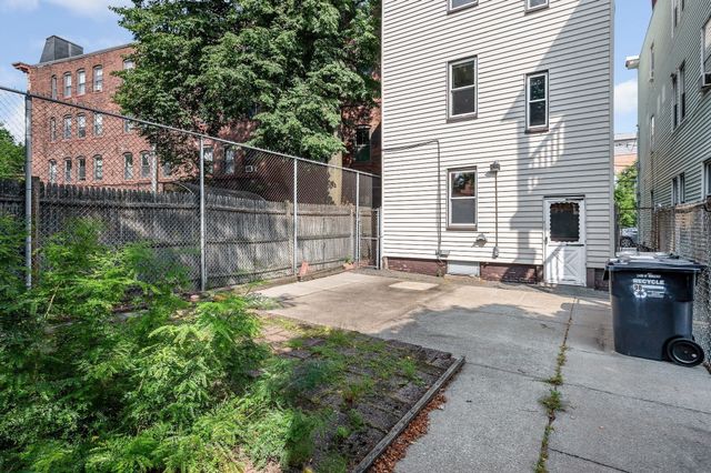98 Willow Street, Cambridge, MA 02141