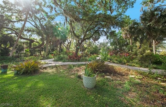 13782 River Forest DR, Fort Myers, FL 33905