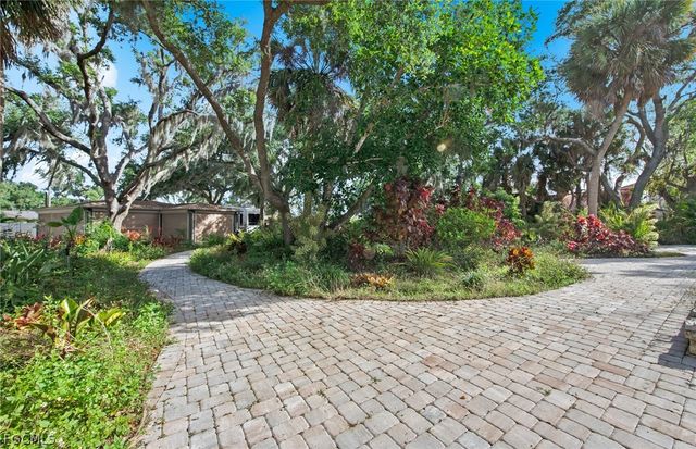 13782 River Forest DR, Fort Myers, FL 33905