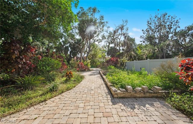 13782 River Forest DR, Fort Myers, FL 33905