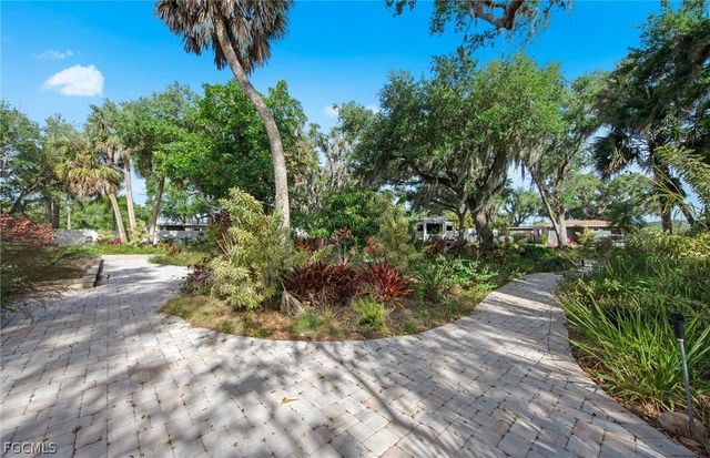 13782 River Forest DR, Fort Myers, FL 33905